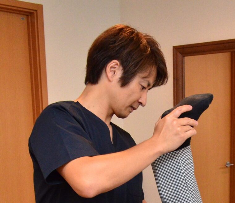 理学療法士のよるストレッチで肩こり・腰痛・膝痛など痛みの根本改善、姿勢改善を目指す